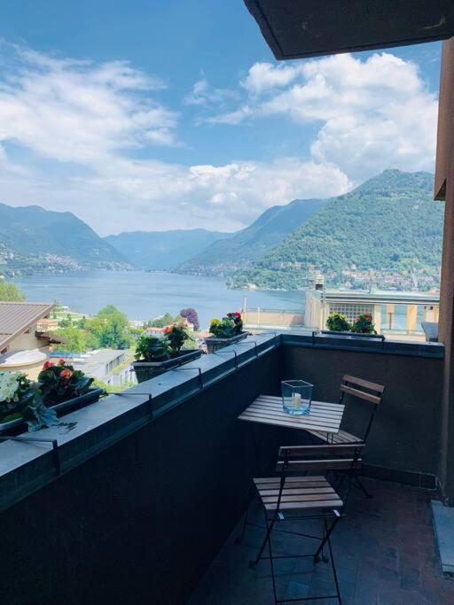 Look Giovane Per Una Casa Vista Lago Como Exteriör bild
